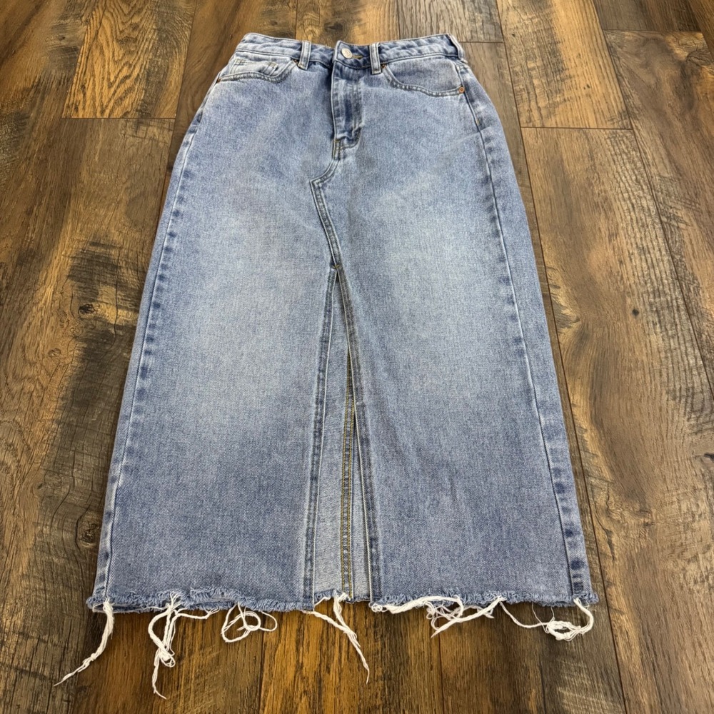 PacSun Light Wash Denim Midi Skirt Front Slit Raw Hem Size 24 Y2K Boho Cotton